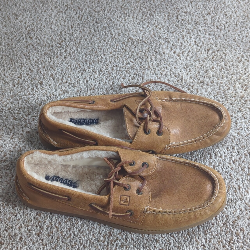 Size 13 lambswool lined Sperry loafers in tan . Great condition